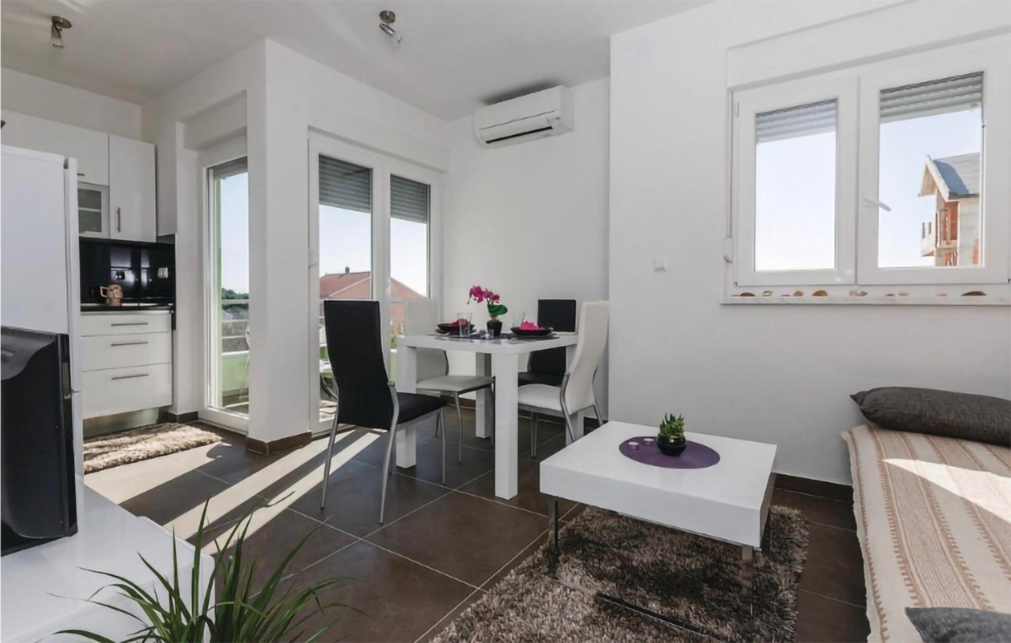 Amazing Apartment In Saldun With Wifi Τρογκίρ Εξωτερικό φωτογραφία