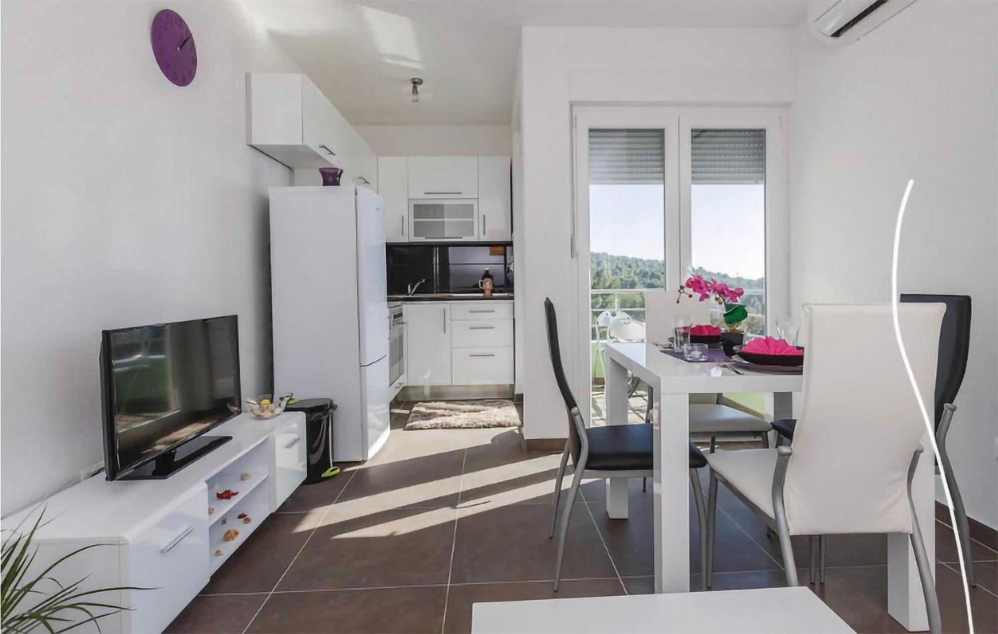 Amazing Apartment In Saldun With Wifi Τρογκίρ Εξωτερικό φωτογραφία